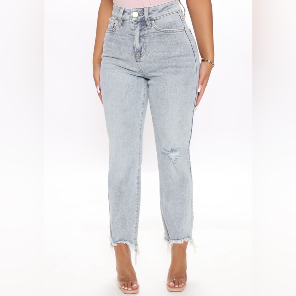 BNWT Distressed Ankle Jeans - Picture 2 of 5